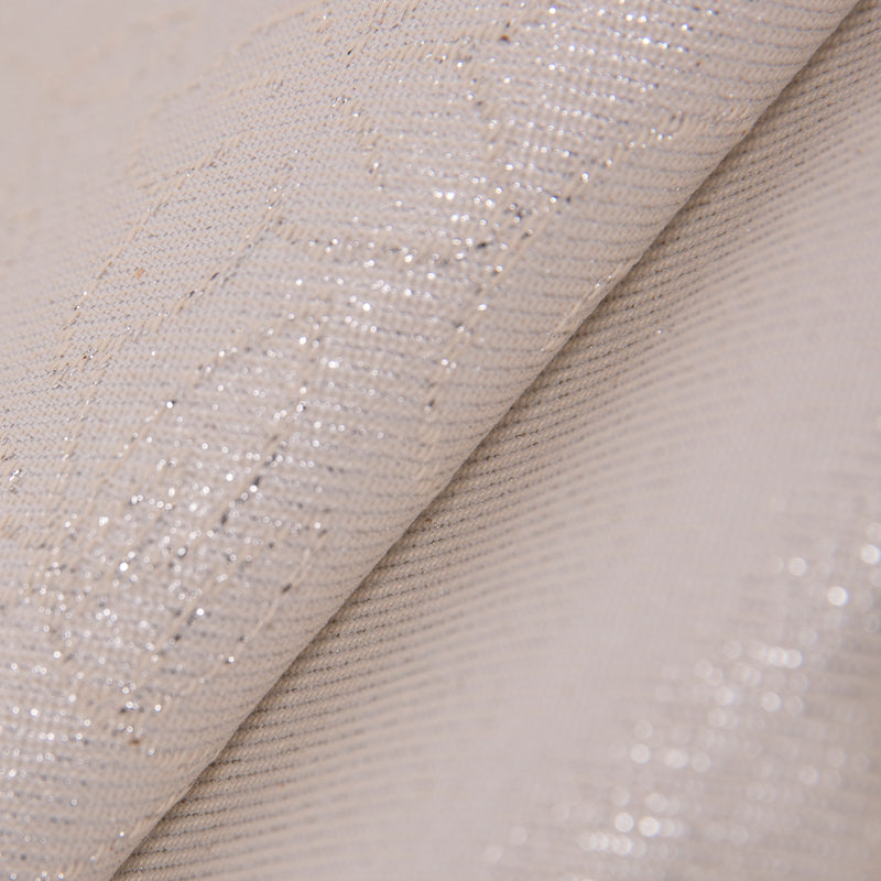 vanlig-med-glitter-stoff-til-duker-lurex-sølv-blomstret-jule-stoff-texland_501_01